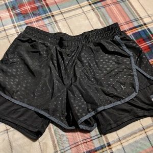 Active wear shorts